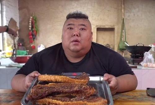 网友爆料美食博主视频,揭秘美食博主视频背后的美食奥秘  第2张